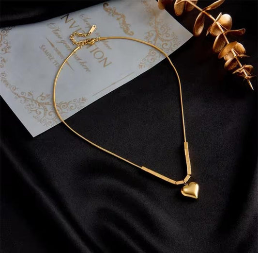 COLLAR Y GARGANTILLA DE CORAZÓN 💛💫