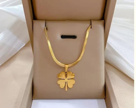 COLLAR CON COLGANTE DE TREBOL DE CUATRO HOJAS 🍀📿✨